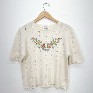 Susan Bristol Vintage Women’s Short Sleeve Multi Floral Cream Crop Knit Sweater